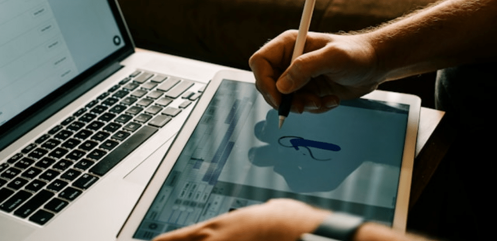 長期的に使用するロゴはプロに任せるのがおすすめ！